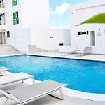 Hotel Lirio Cala