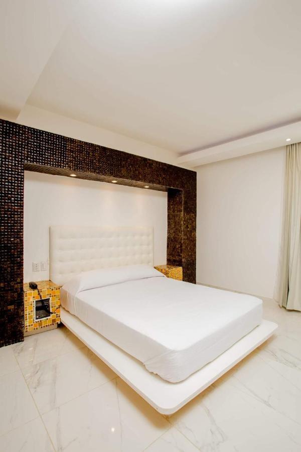 Lirio Cala Hotel